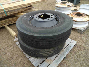 (2) Bridgestone 11R22.5 Tires and Rims: ID 71557